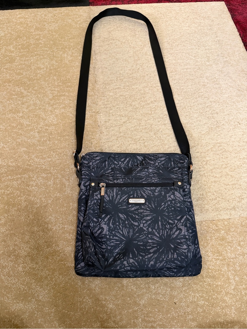 Baggallini Black Gray Floral Print Crossbody Bag Matching Zip Pouch